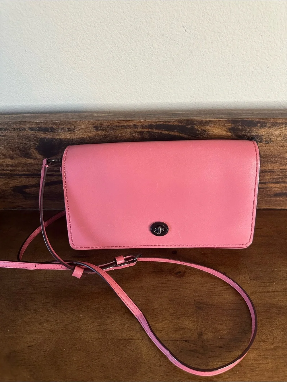Coach 1941 Dinky Dahlia Pink Crossbody Clutch Bag